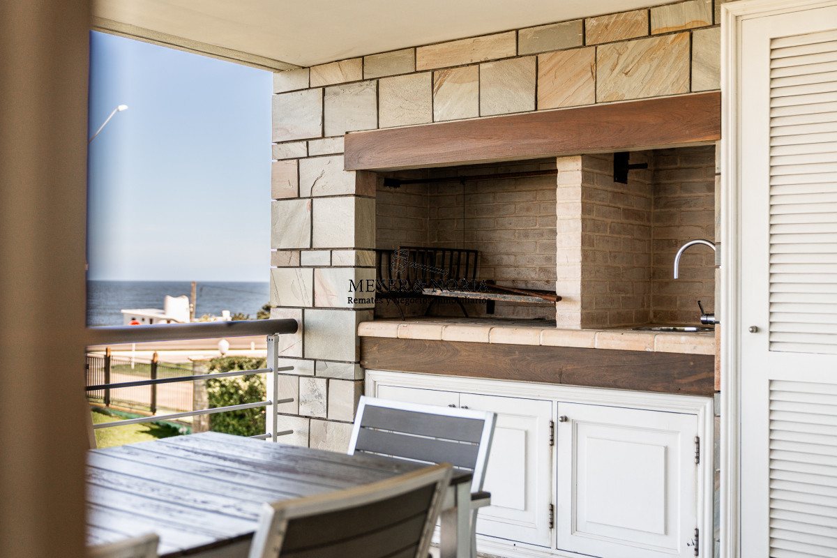 Apartamento ID.42 - Venta de Apartamento 2 DORMITORIOS en Playa Mansa, Punta del Este.