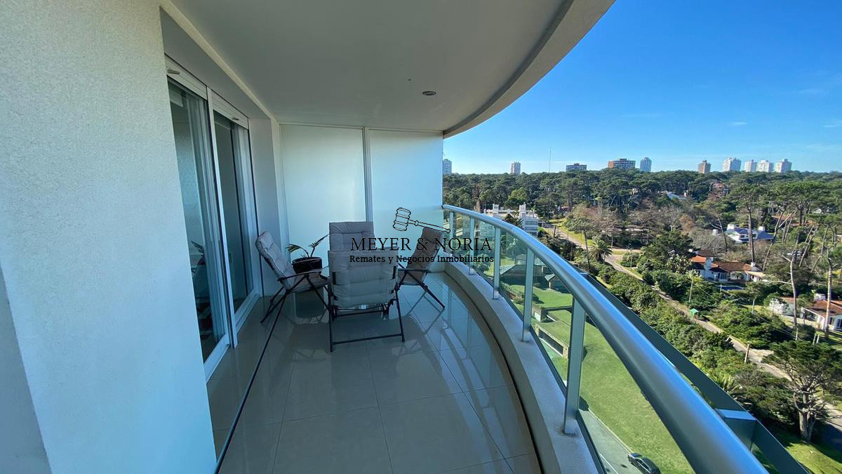 Apartamento ID.15 - Torre de alta gama, vista al mar, 2 dorm más servicio- Playa Mansa