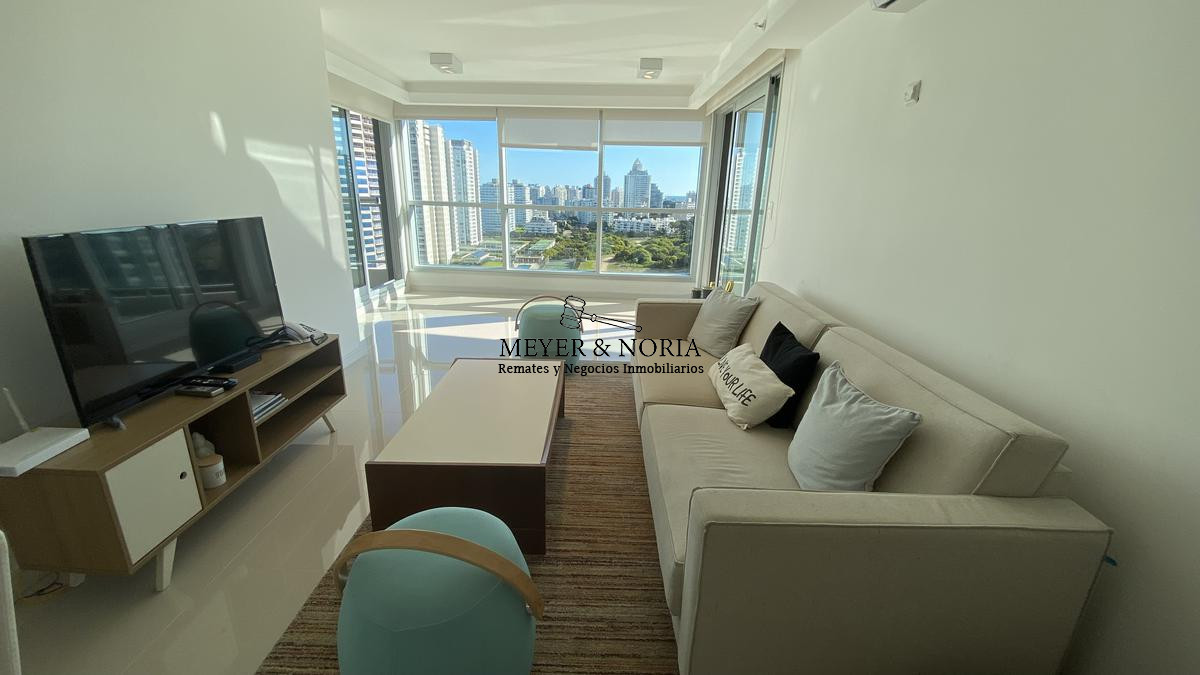 Apartamento ID.8 - Departamento, 2 dormitorios dep, con parrillero y servicios- Playa Brava