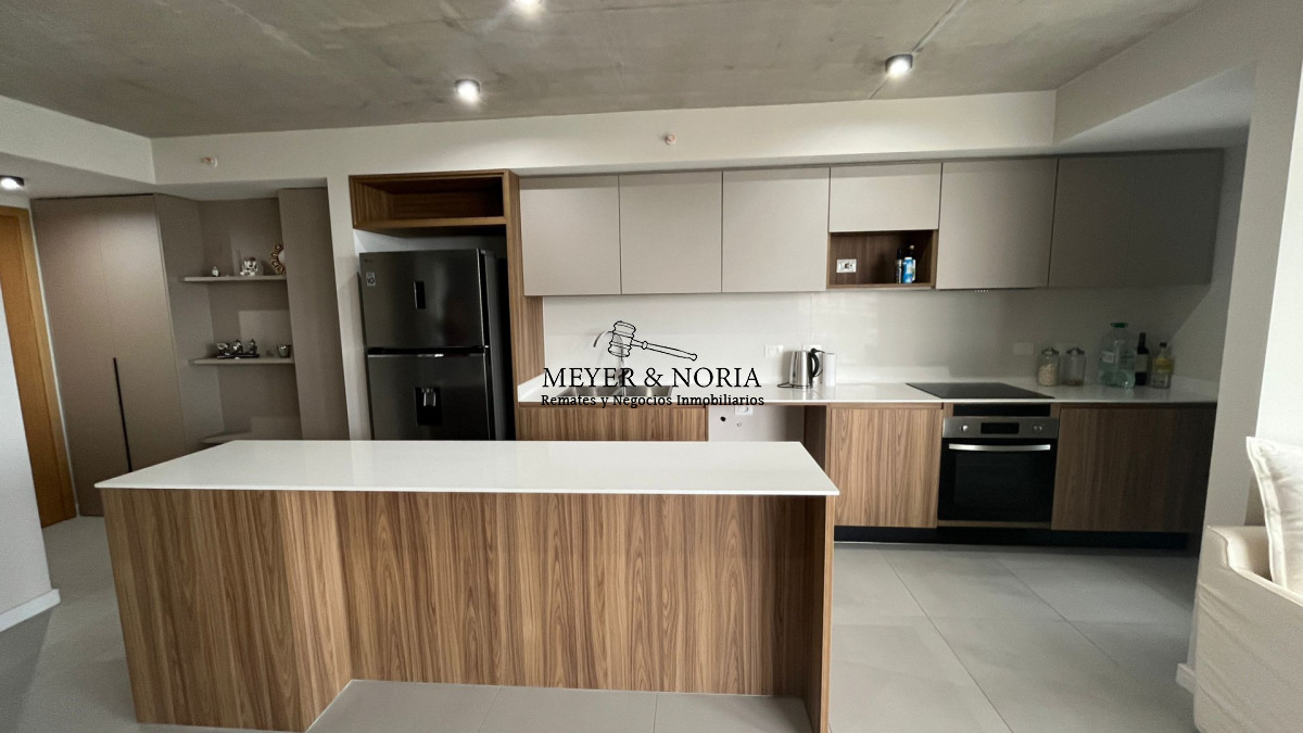 Apartamento ID.126 - Apartamento de 2 dormitorios con vista al mar, Punta del Este Playa Brava