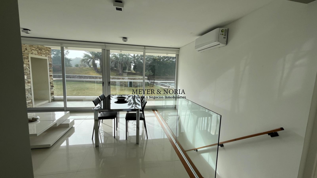 Apartamento ID.52 - Apto en venta en la Brava de un dorm en suite, con barbacoa y servicios 