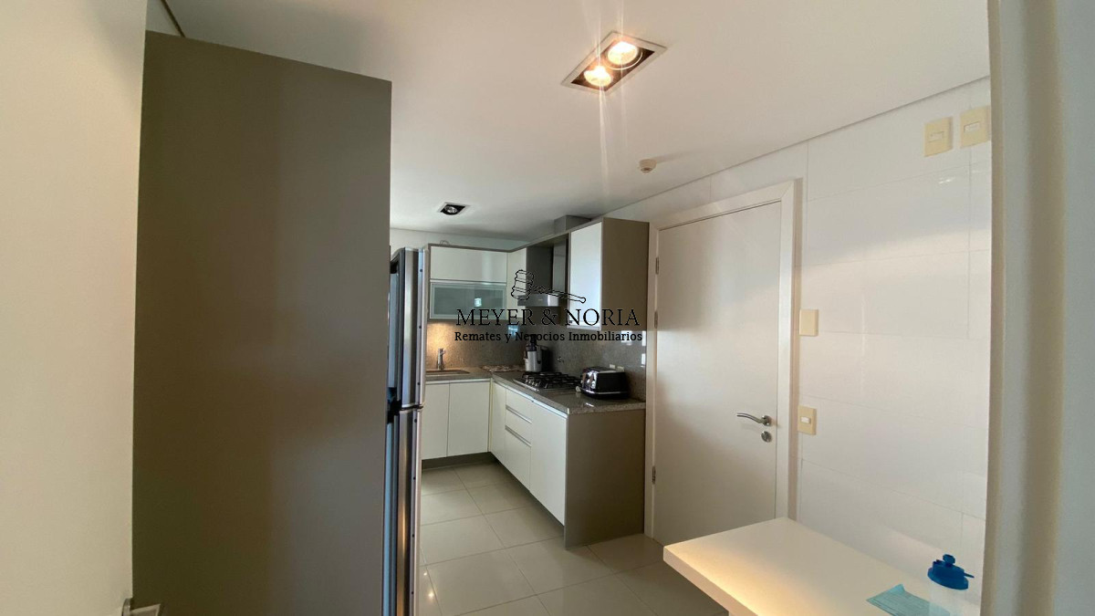 Apartamento ID.14 - Torre de alta gama, vista al mar, 2 dorm mas servicio- Playa Mansa