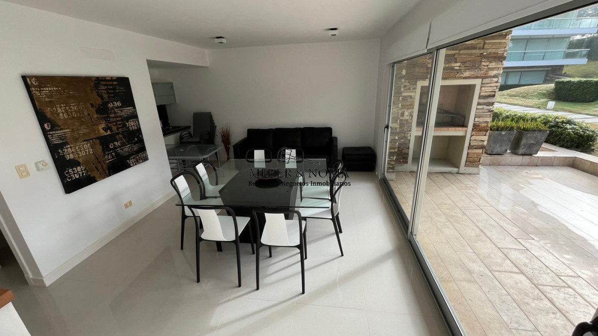 Apartamento ID.52 - Apto en venta en la Brava de un dorm en suite, con barbacoa y servicios 
