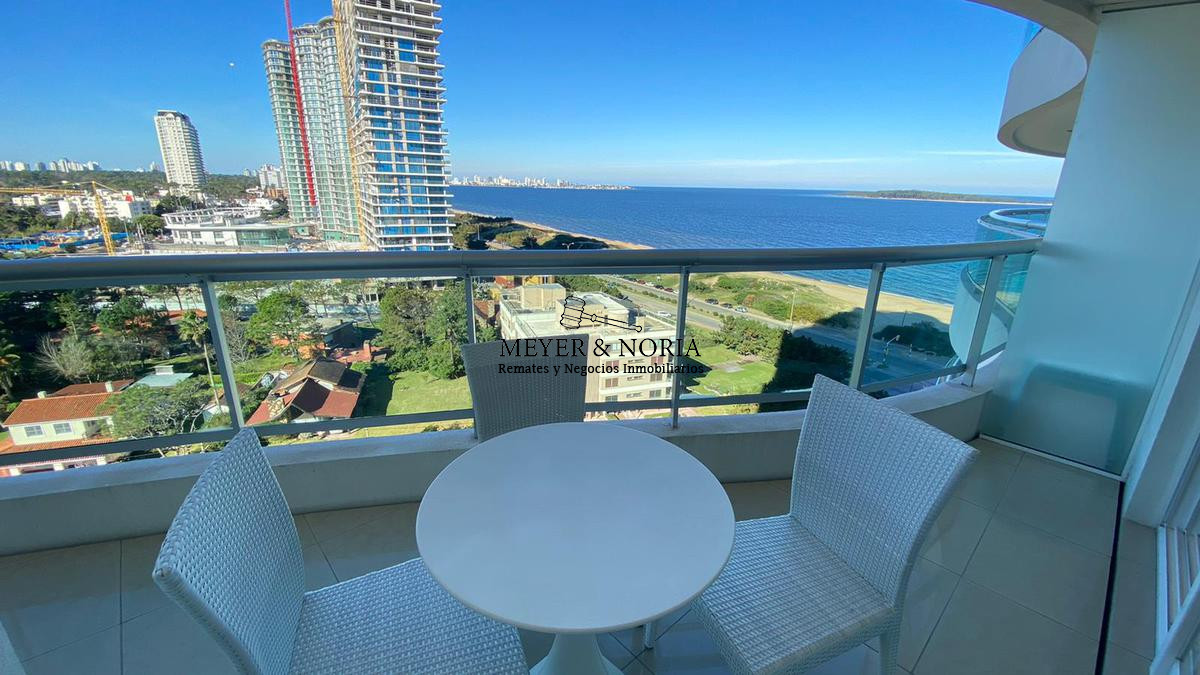 Apartamento ID.15 - Torre de alta gama, vista al mar, 2 dorm más servicio- Playa Mansa