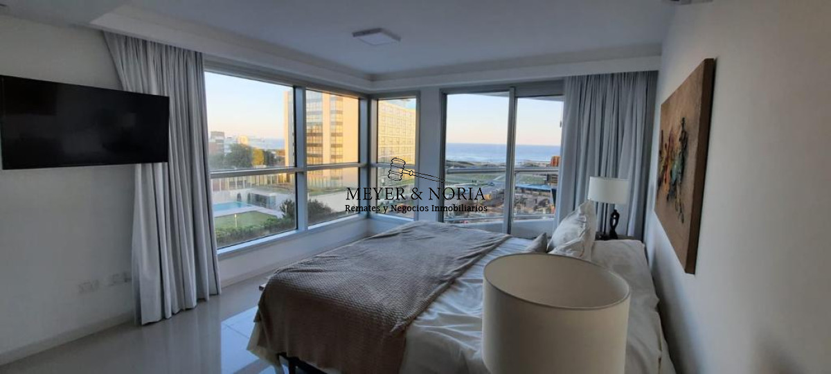 Apartamento ID.56 - Apto en Playa Brava alquiler temp 2026, 3 dorm, mas dependencia y todos los servicios