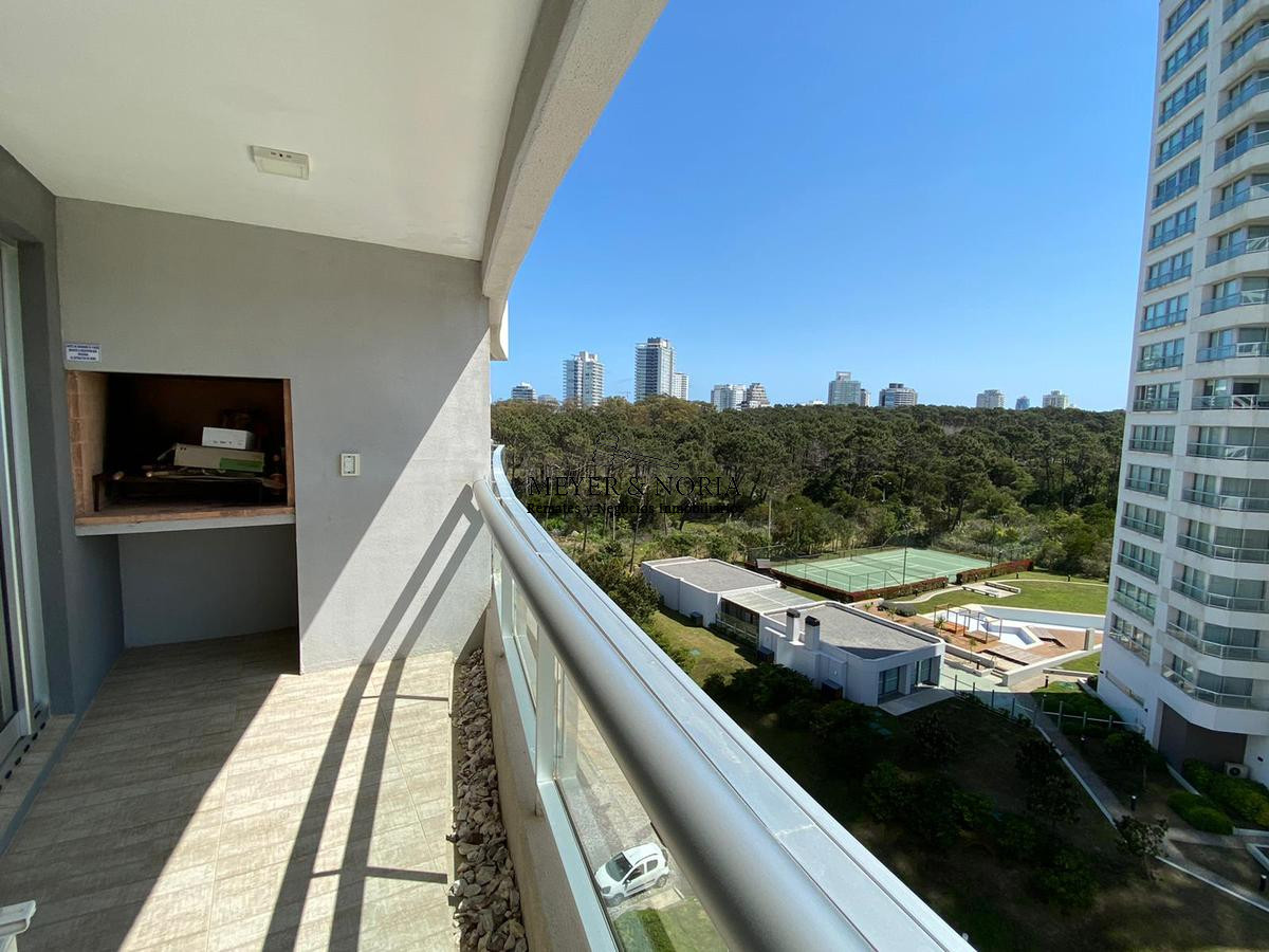 Apartamento ID.4 - Apto en playa brava, 1 dormitorio, terraza, parrillero, servicios
