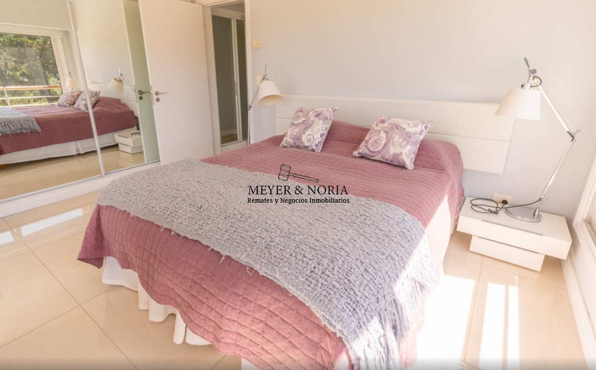 Apartamento ID.44 - Venta de apto alta gama. dos dormitorios, todos los servicios 