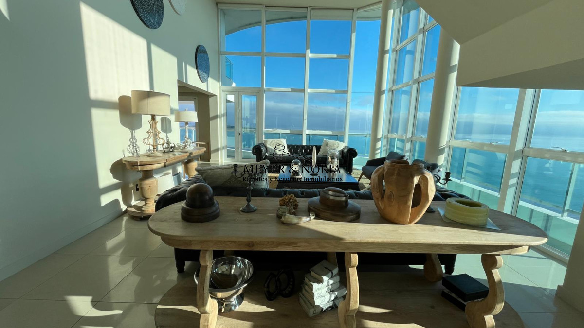Apartamento ID.57 - Penthouse de 4 suites mas dependencia y todos los servicios