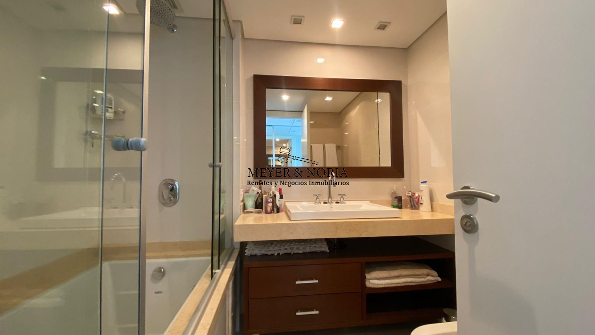 Apartamento ID.14 - Torre de alta gama, vista al mar, 2 dorm mas servicio- Playa Mansa