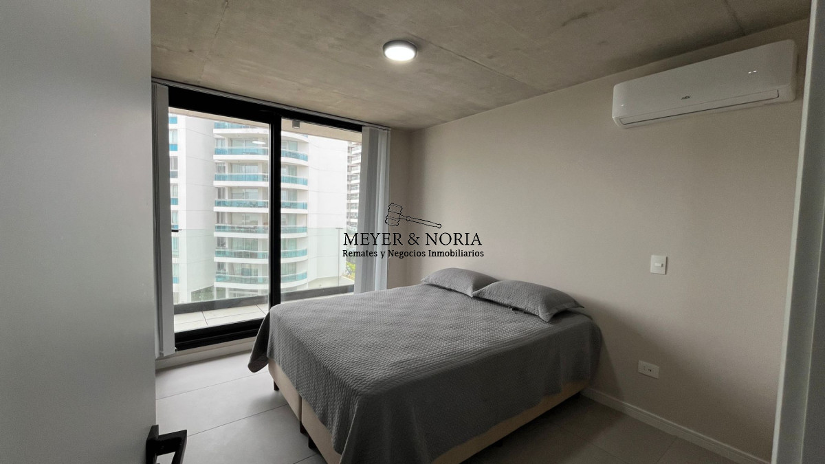 Apartamento ID.126 - Apartamento de 2 dormitorios con vista al mar, Punta del Este Playa Brava