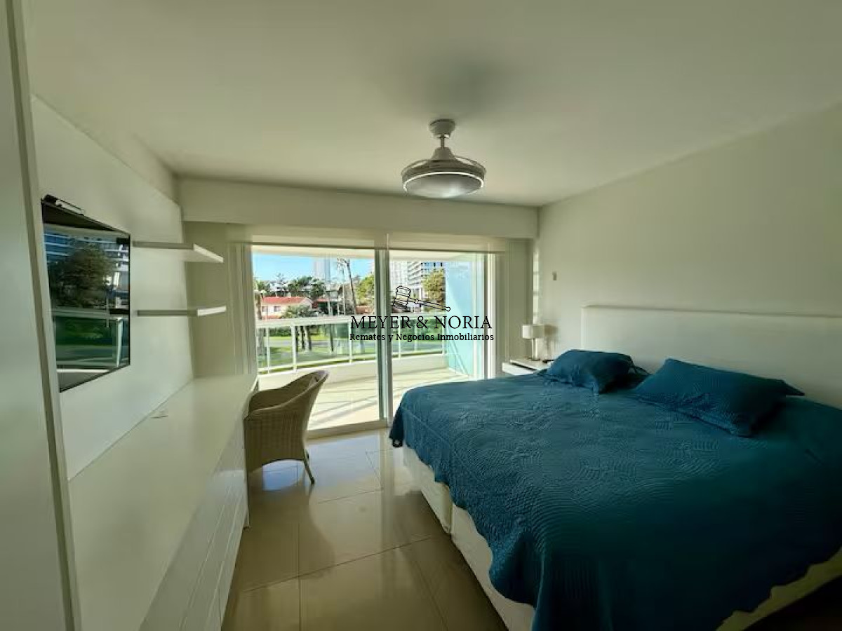 Apartamento ID.2 - Apto en torre de alta gama, 2 suites dep, TEMP 2026 - Playa Mansa