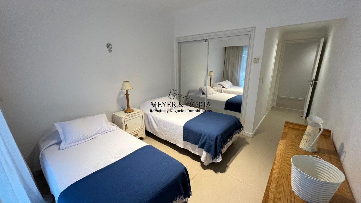 Apartamento ID.68 - Apto en playa Mansa de 3 suites, parrillero propio y todos los servicios