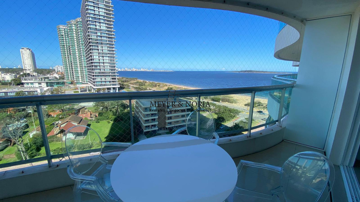 Apartamento ID.14 - Torre de alta gama, vista al mar, 2 dorm mas servicio- Playa Mansa