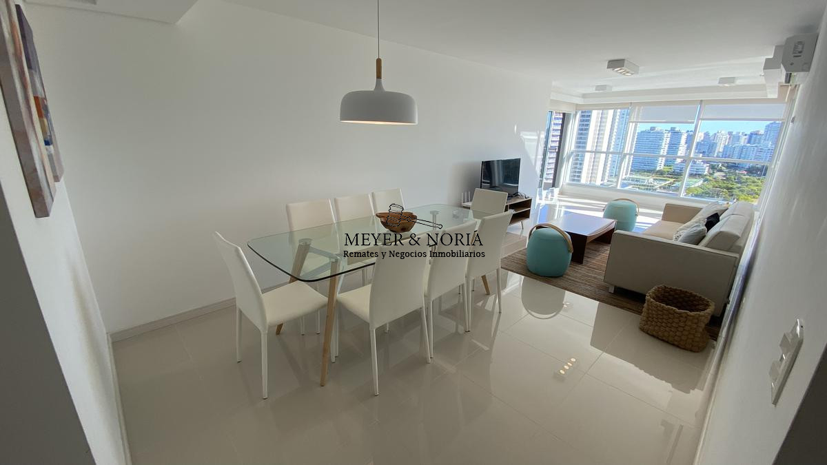 Apartamento ID.8 - Departamento, 2 dormitorios dep, con parrillero y servicios- Playa Brava