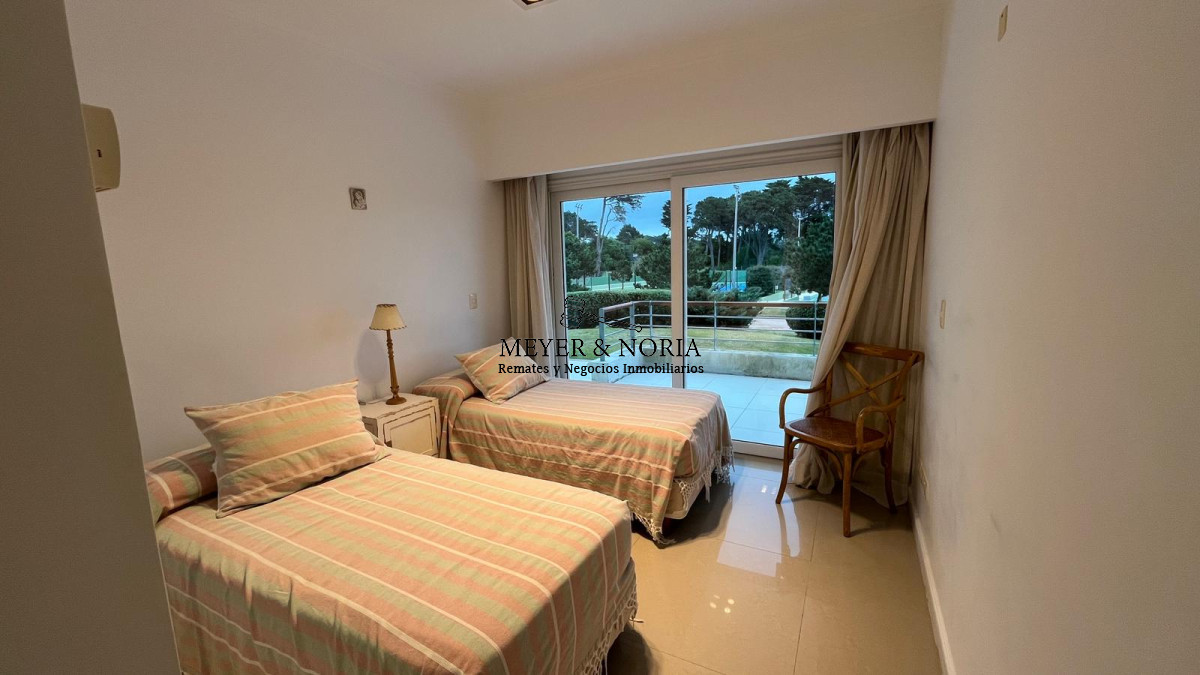 Apartamento ID.68 - Apto en playa Mansa de 3 suites, parrillero propio y todos los servicios