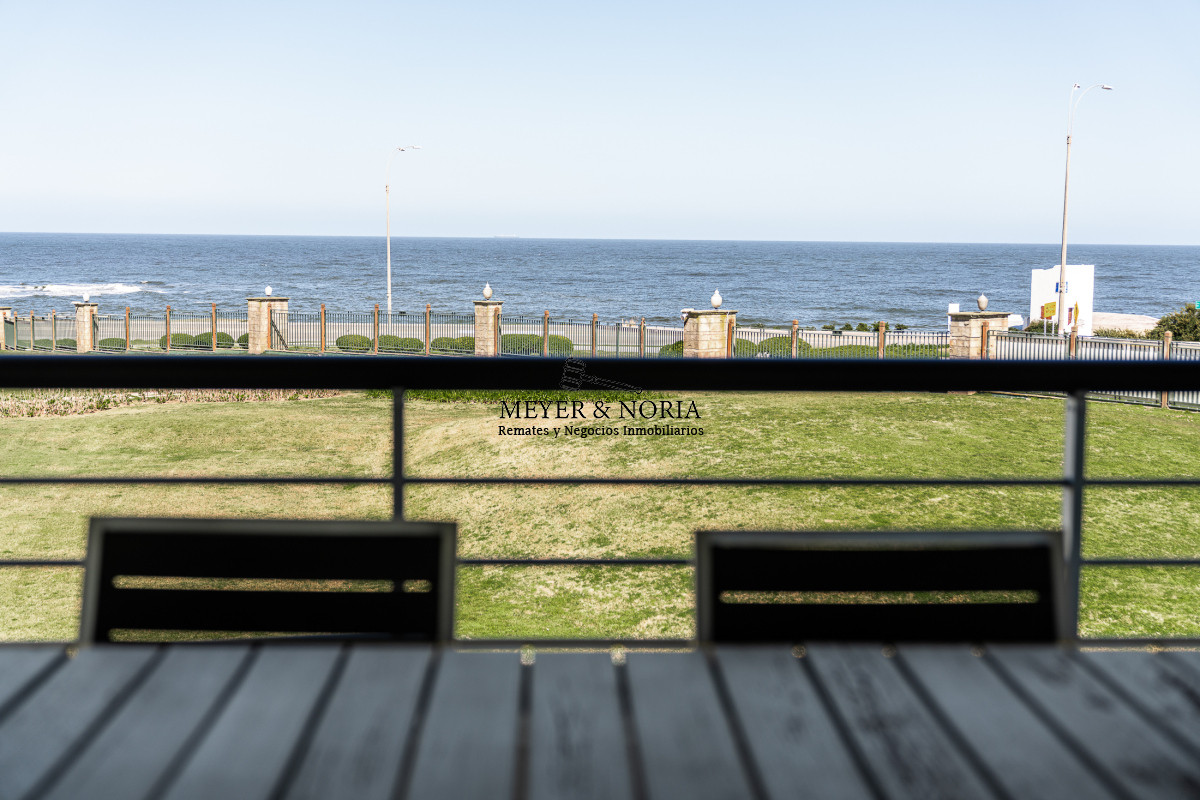Apartamento ID.42 - Venta de Apartamento 2 DORMITORIOS en Playa Mansa, Punta del Este.