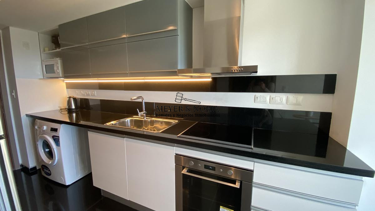 Apartamento ID.8 - Departamento, 2 dormitorios dep, con parrillero y servicios- Playa Brava