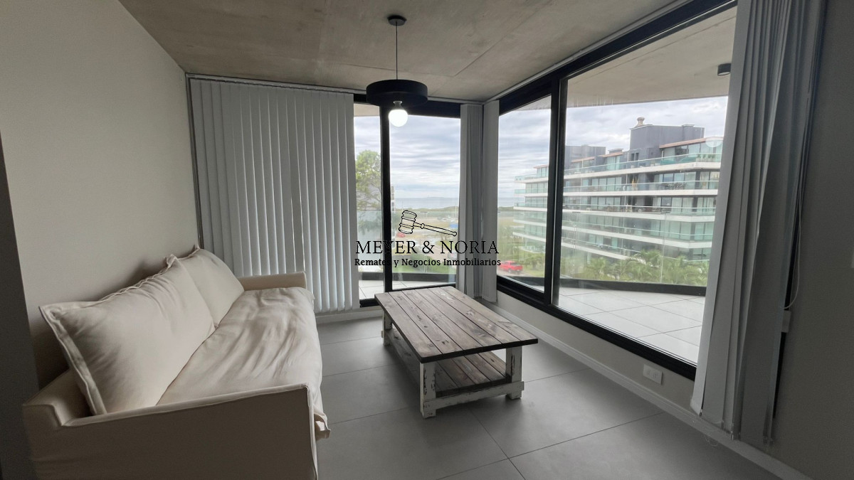 Apartamento ID.126 - Apartamento de 2 dormitorios con vista al mar, Punta del Este Playa Brava