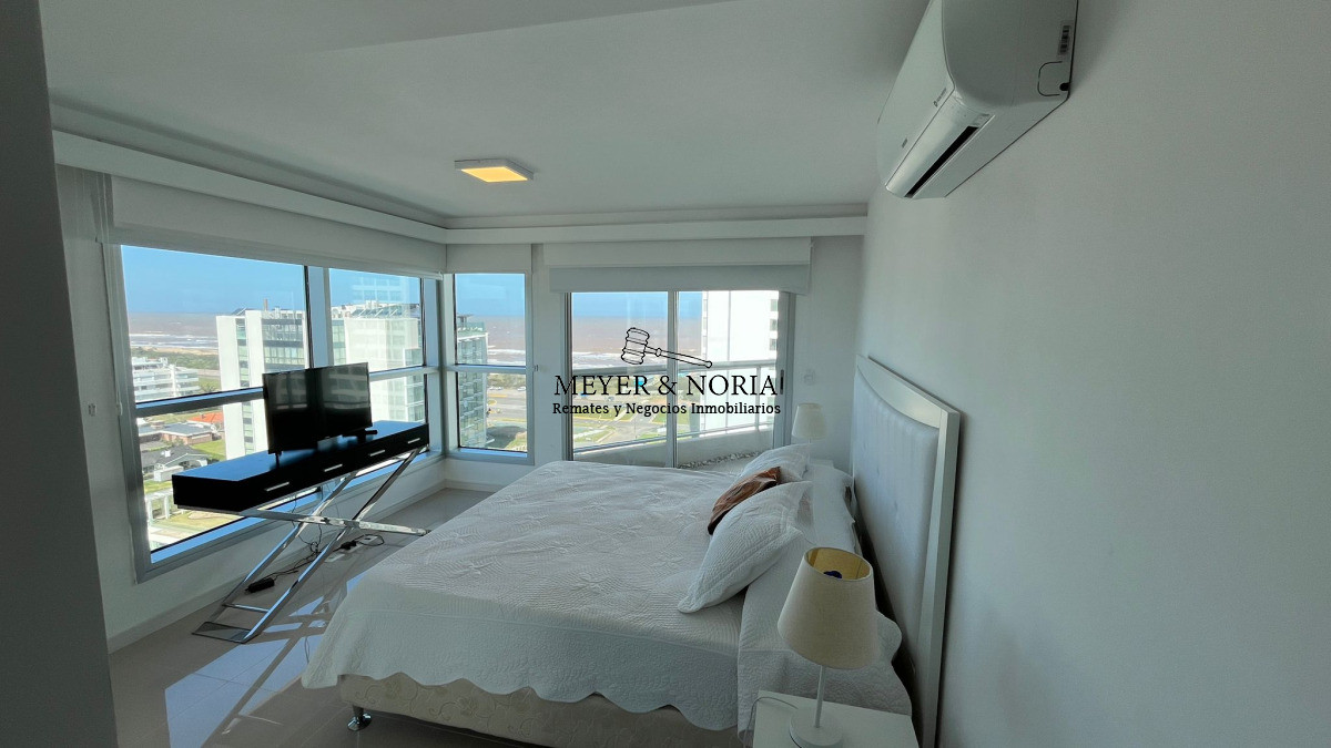 Apartamento ID.85 - Apto en Playa Brava alquiler temp 2026, 3 dorm, mas dependencia y todos los servicios