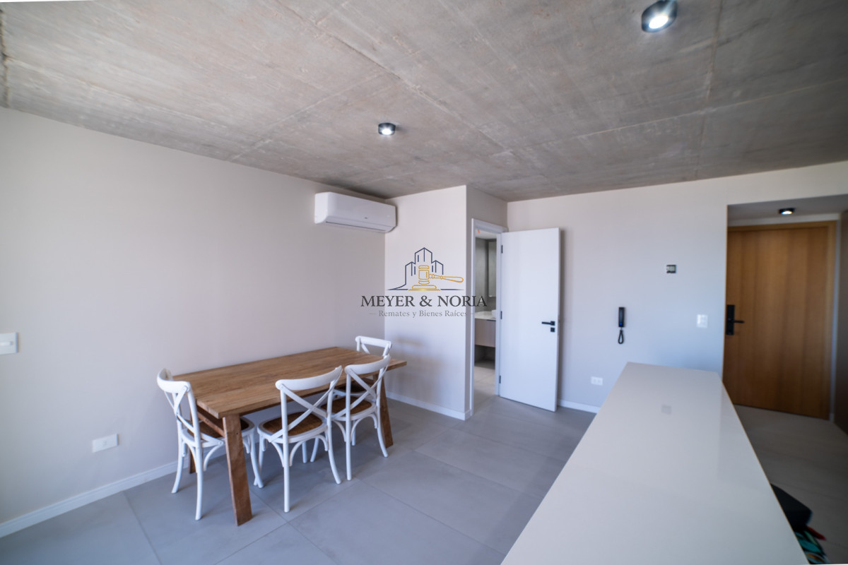 Apartamento ID.126 - Apartamento de 2 dormitorios con vista al mar, Punta del Este Playa Brava