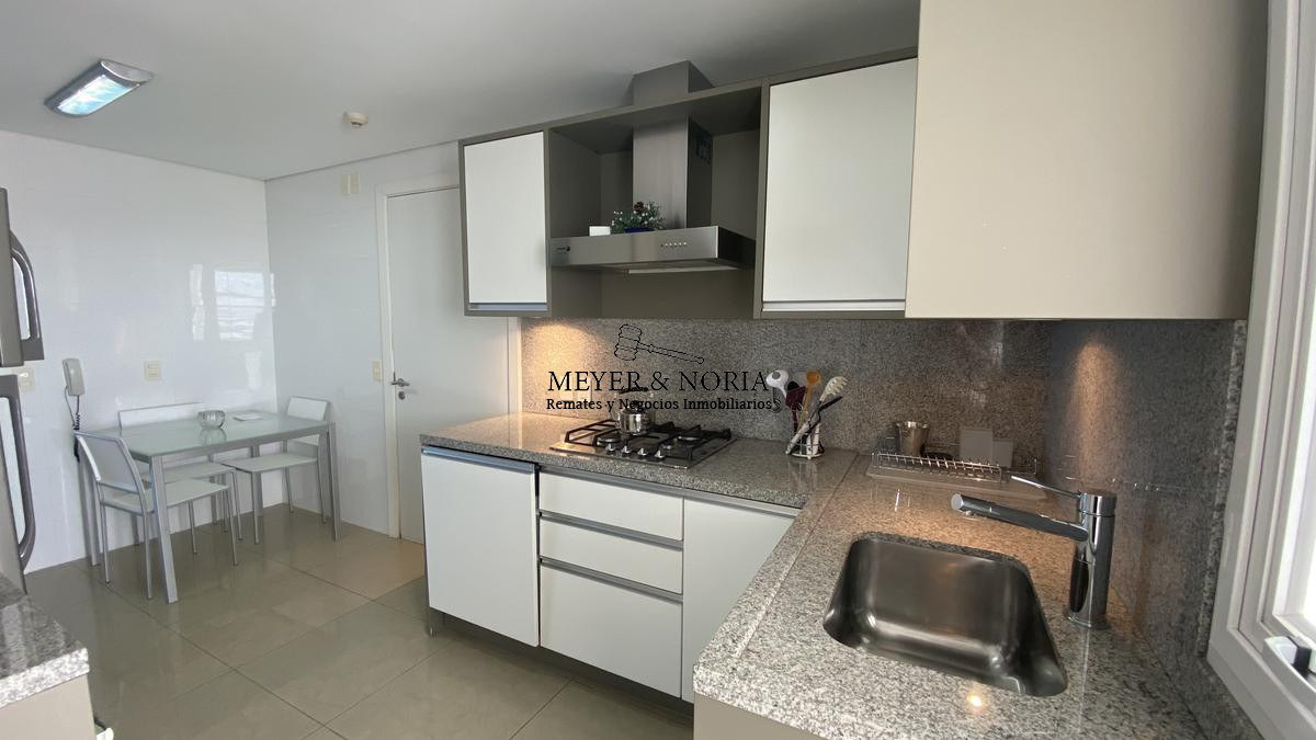 Apartamento ID.16 - Aquarela piso alto, 2 dorm mas dependencia 