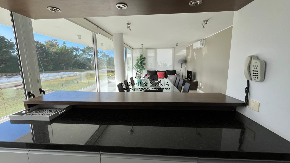 Apartamento ID.53 - Apto en venta de 2 dorm con parrillero propio en Playa Brava