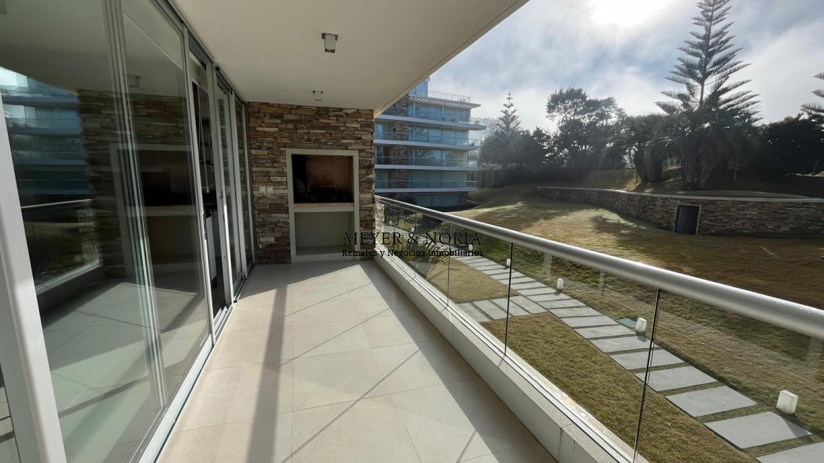 Apartamento ID.53 - Apto en venta de 2 dorm con parrillero propio en Playa Brava