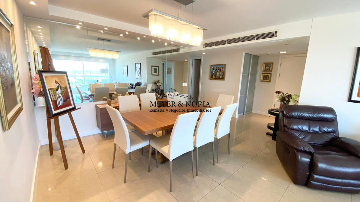 Apartamento ID.15 - Torre de alta gama, vista al mar, 2 dorm más servicio- Playa Mansa