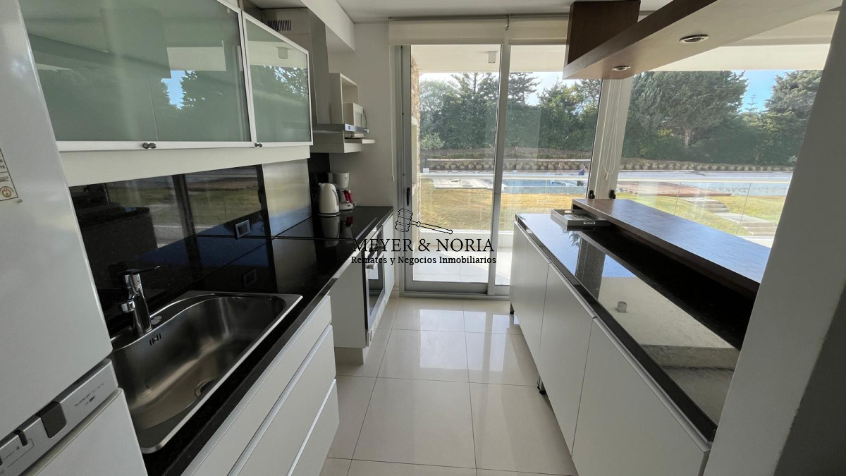 Apartamento ID.53 - Apto en venta de 2 dorm con parrillero propio en Playa Brava