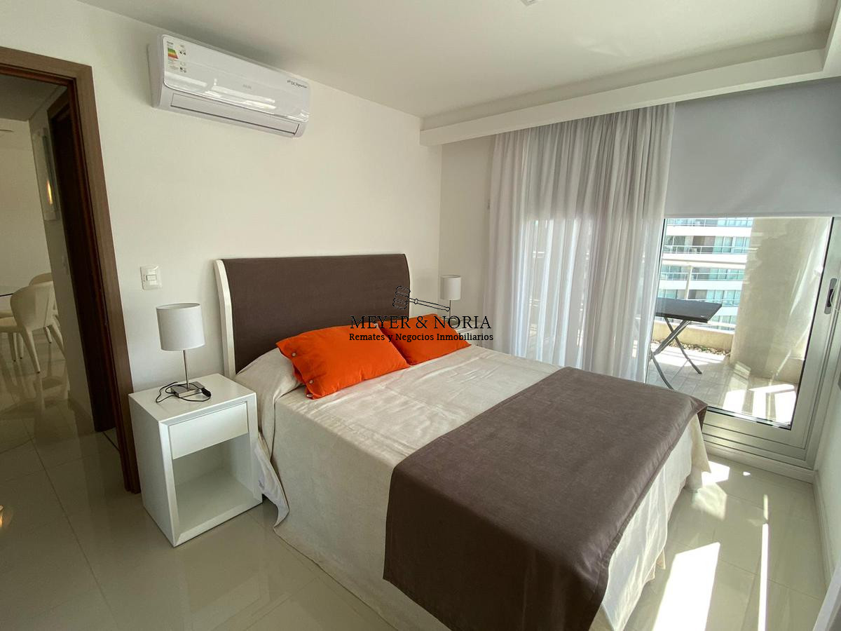 Apartamento ID.4 - Apto en playa brava, 1 dormitorio, terraza, parrillero, servicios