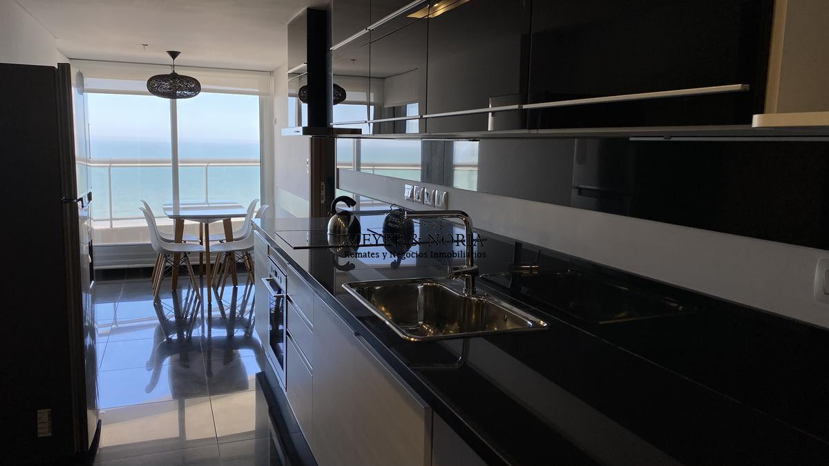 Apartamento ID.13 - Piso alto, parrillero propio, 3 dorm más dep,, Playa Brava pda 10