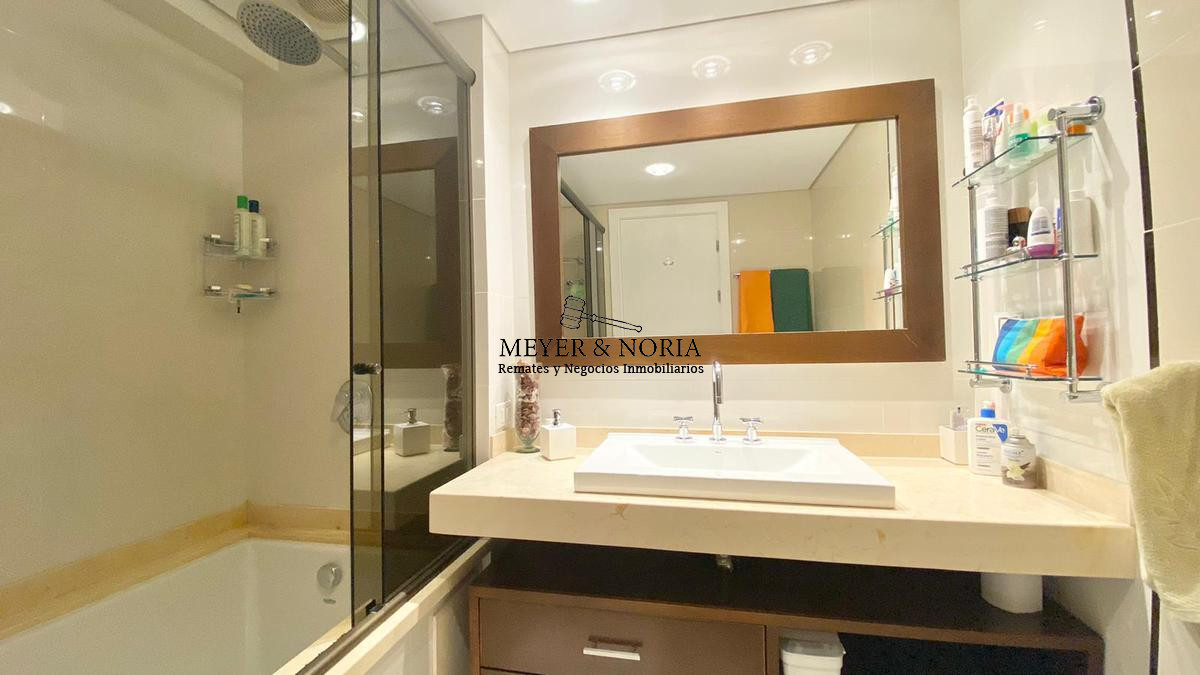 Apartamento ID.15 - Torre de alta gama, vista al mar, 2 dorm más servicio- Playa Mansa
