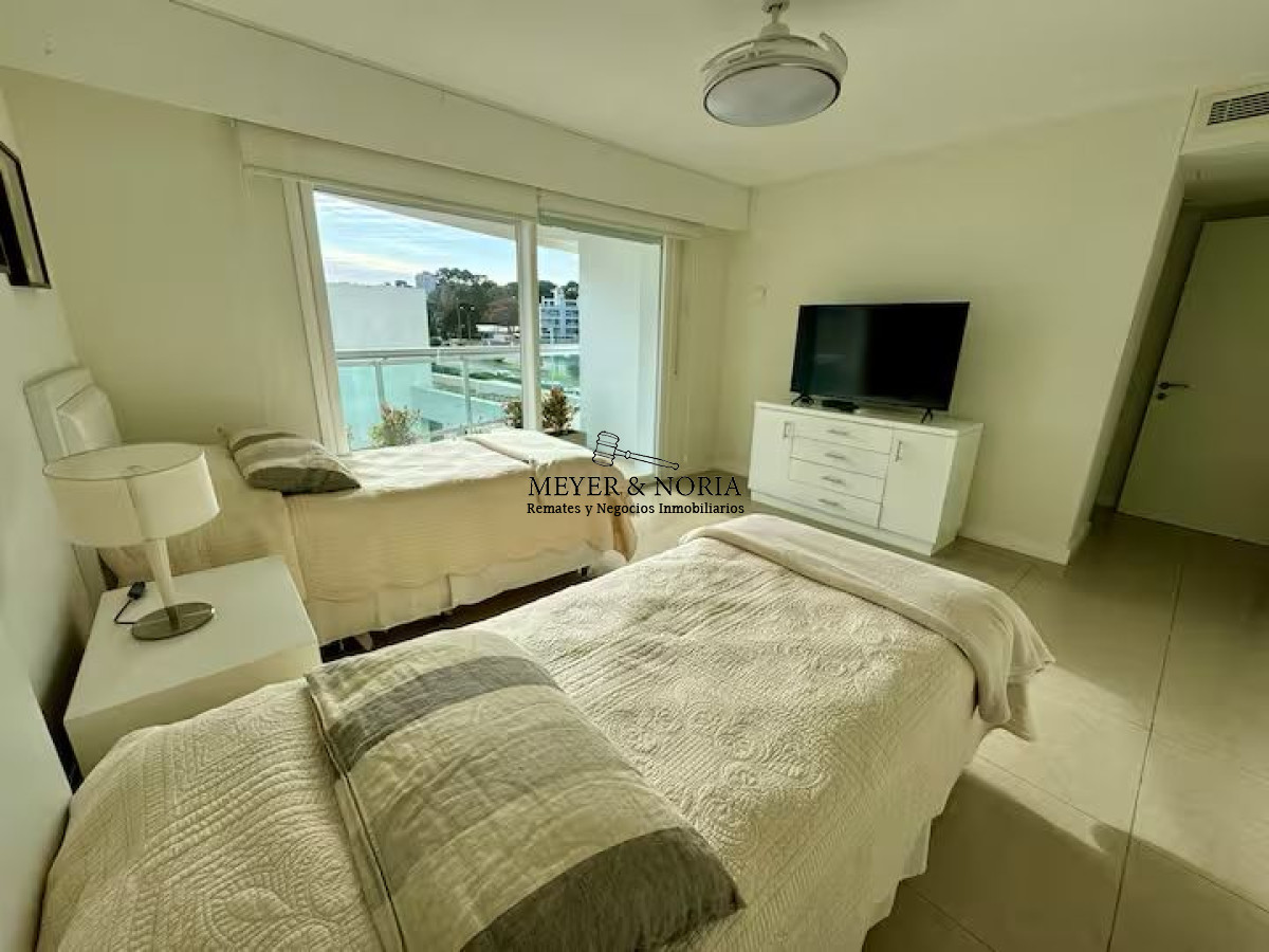 Apartamento ID.2 - Apto en torre de alta gama, 2 suites dep, TEMP 2026 - Playa Mansa