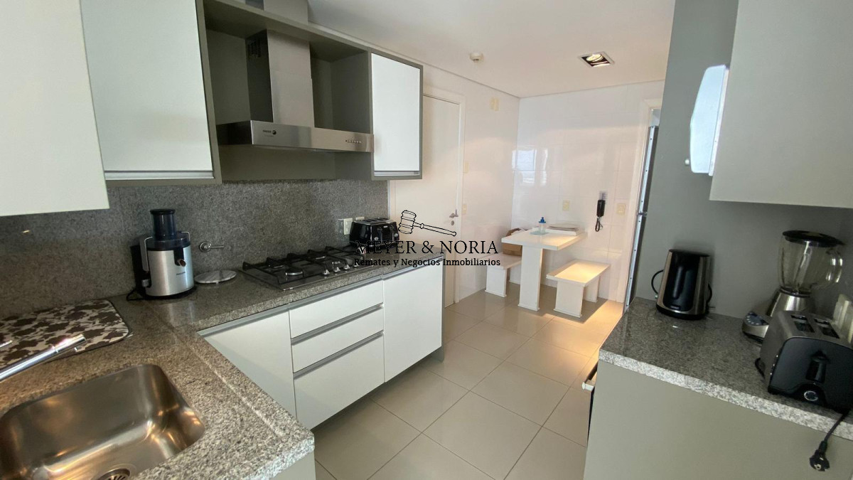 Apartamento ID.14 - Torre de alta gama, vista al mar, 2 dorm mas servicio- Playa Mansa