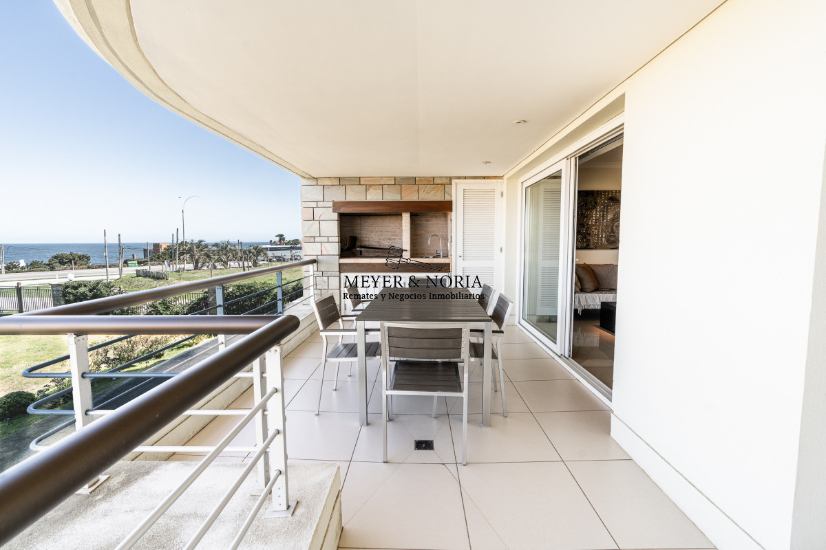 Apartamento ID.42 - Venta de Apartamento 2 DORMITORIOS en Playa Mansa, Punta del Este.