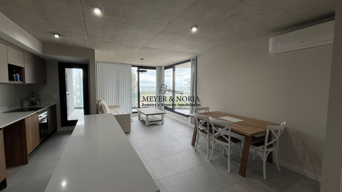 Apartamento ID.126 - Apartamento de 2 dormitorios con vista al mar, Punta del Este Playa Brava