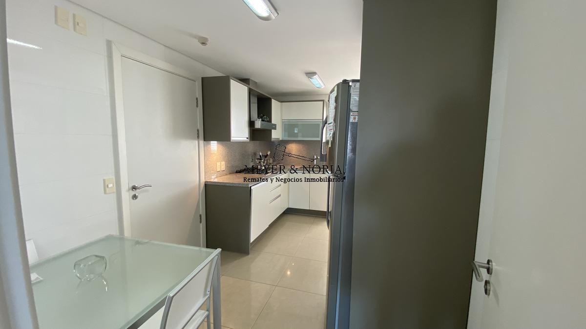 Apartamento ID.16 - Aquarela piso alto, 2 dorm mas dependencia 