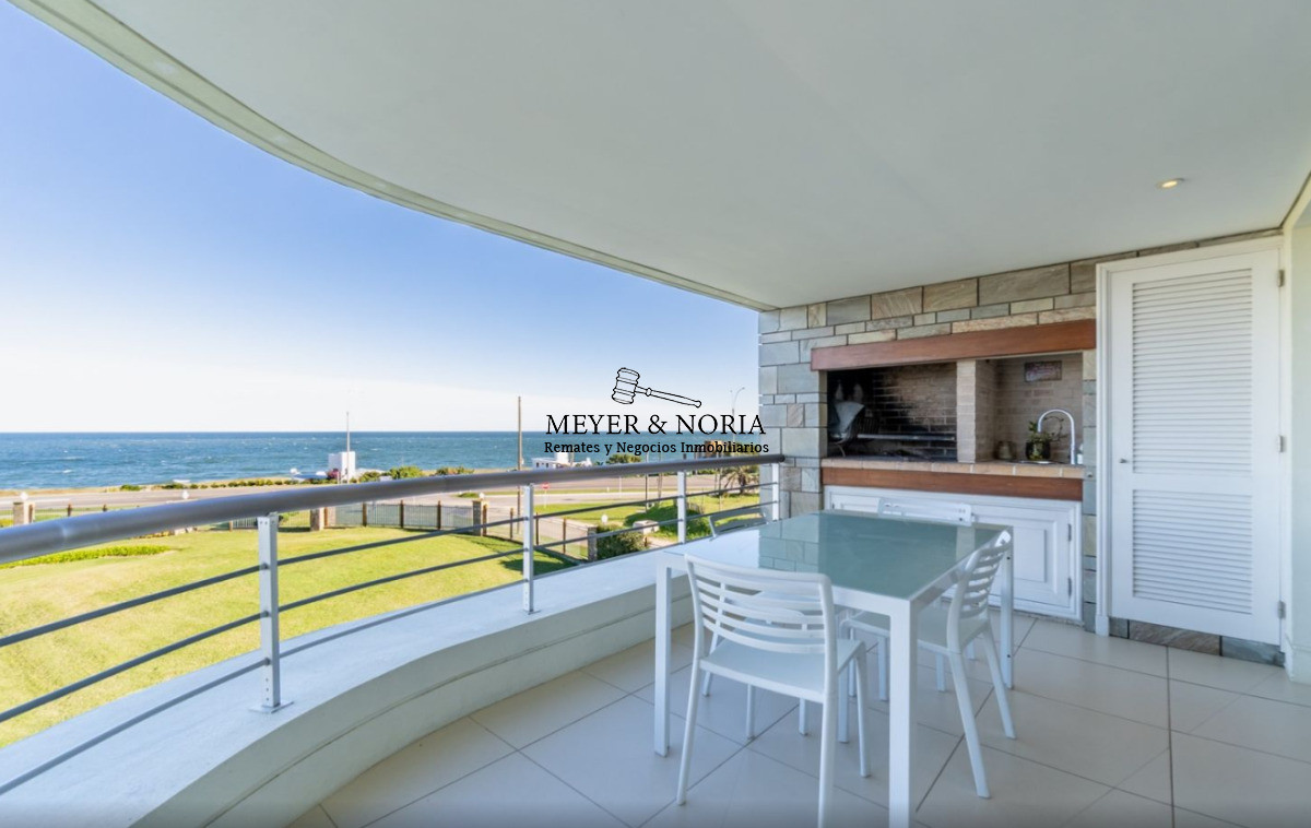 Apartamento ID.86 - ¡Frente al mar! parillero propio, 2 suites y todos los servicios, playa mansa 