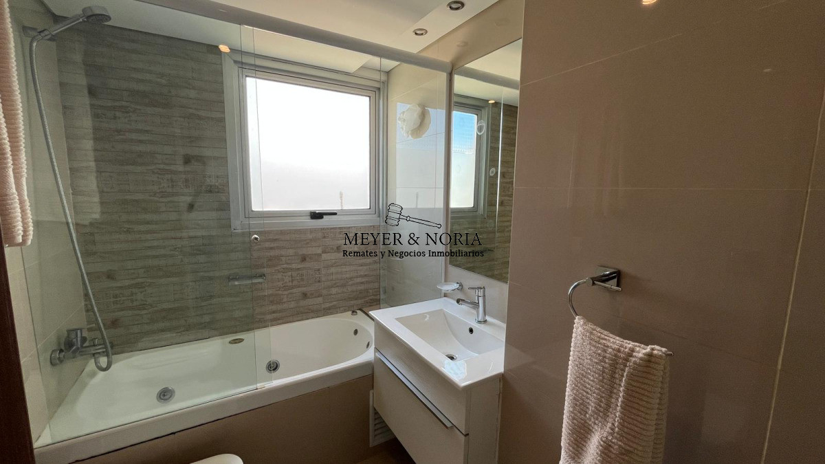 Apartamento ID.84 - Piso alto, parrillero propio, 3 dorm más dep, todos los servicios, Playa Brava pda 10