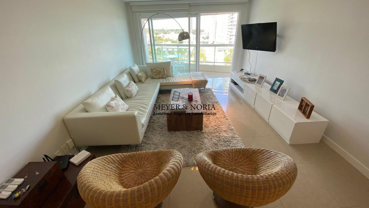 Apartamento ID.14 - Torre de alta gama, vista al mar, 2 dorm mas servicio- Playa Mansa