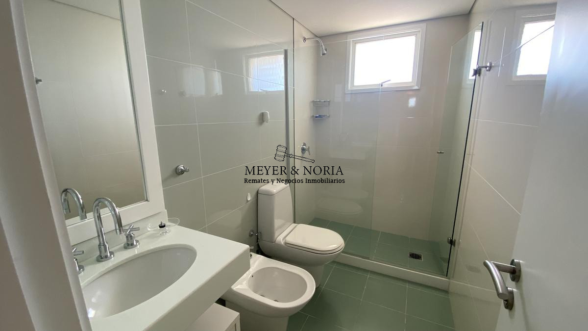 Apartamento ID.16 - Aquarela piso alto, 2 dorm mas dependencia 