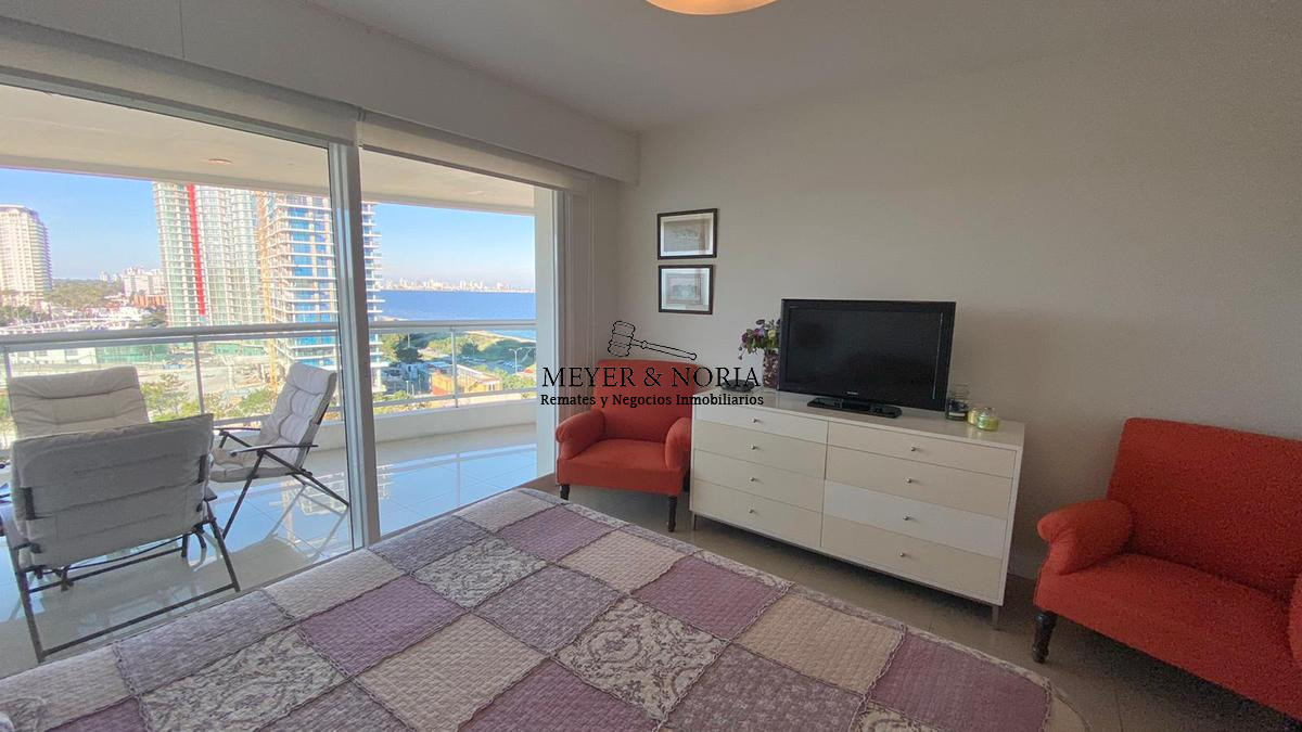 Apartamento ID.15 - Torre de alta gama, vista al mar, 2 dorm más servicio- Playa Mansa