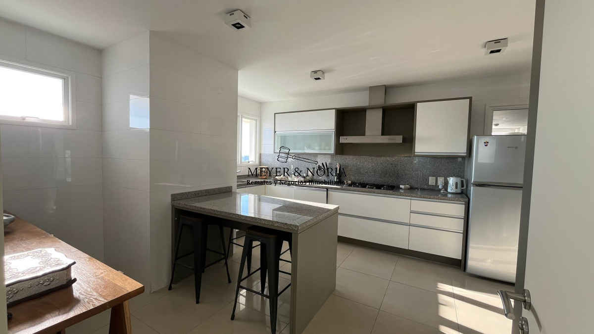 Apartamento ID.57 - Penthouse de 4 suites mas dependencia y todos los servicios