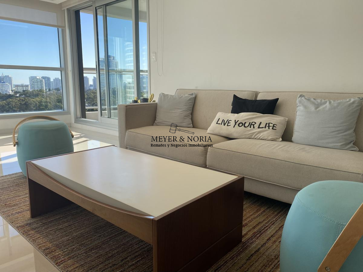 Apartamento ID.8 - Departamento, 2 dormitorios dep, con parrillero y servicios- Playa Brava