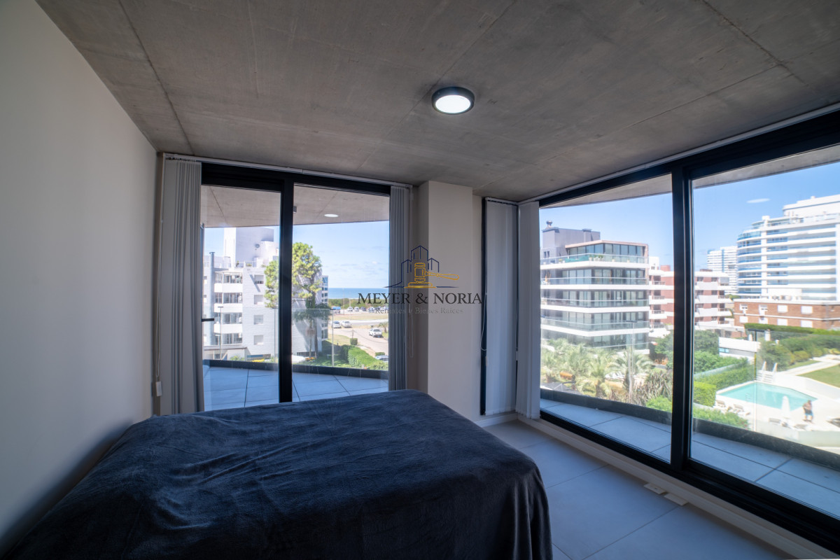 Apartamento ID.126 - Apartamento de 2 dormitorios con vista al mar, Punta del Este Playa Brava