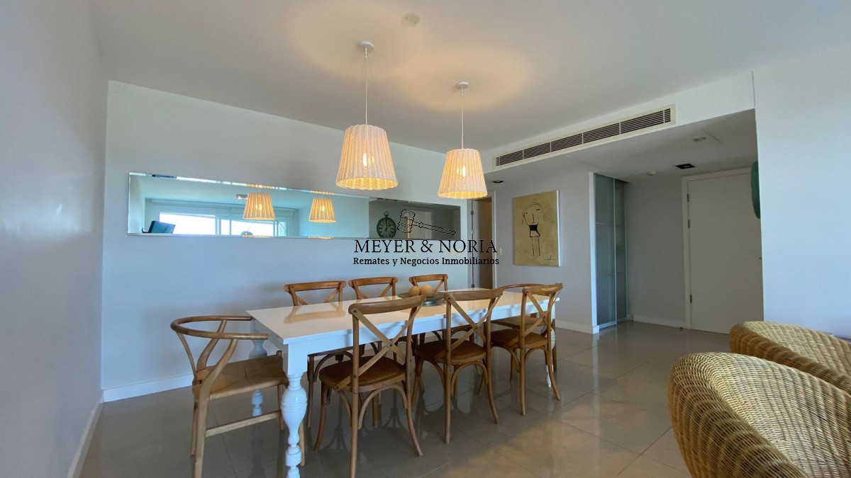 Apartamento ID.14 - Torre de alta gama, vista al mar, 2 dorm mas servicio- Playa Mansa