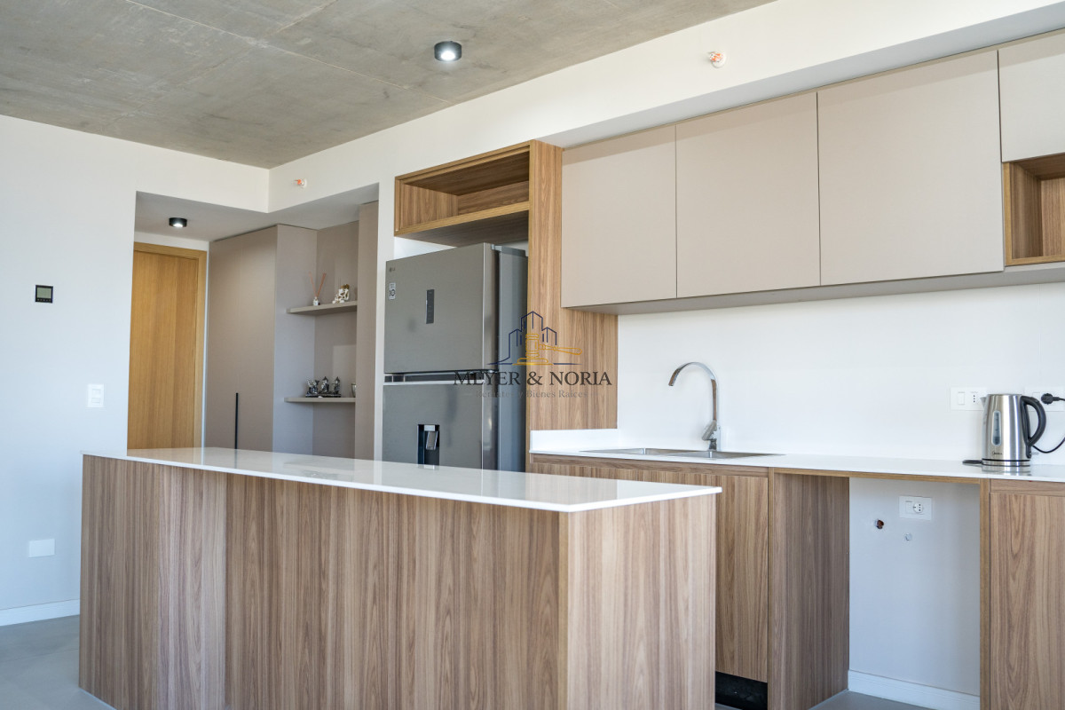 Apartamento ID.126 - Apartamento de 2 dormitorios con vista al mar, Punta del Este Playa Brava