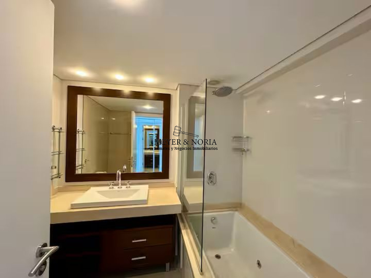 Apartamento ID.2 - Apto en torre de alta gama, 2 suites dep, TEMP 2026 - Playa Mansa