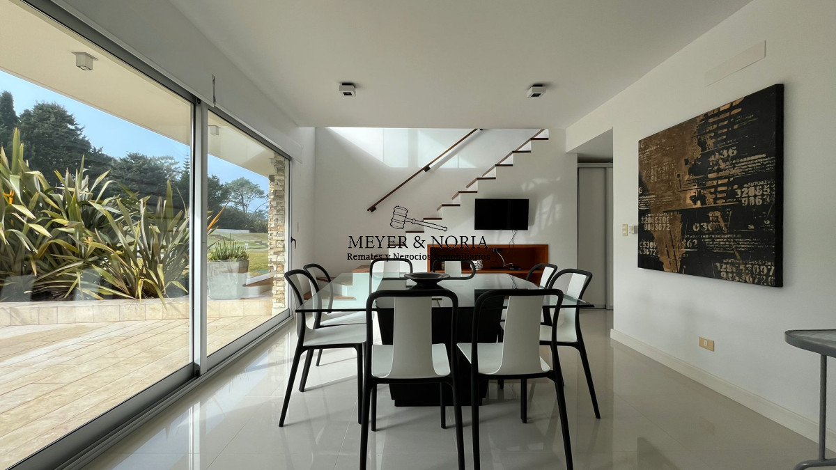 Apartamento ID.52 - Apto en venta en la Brava de un dorm en suite, con barbacoa y servicios 
