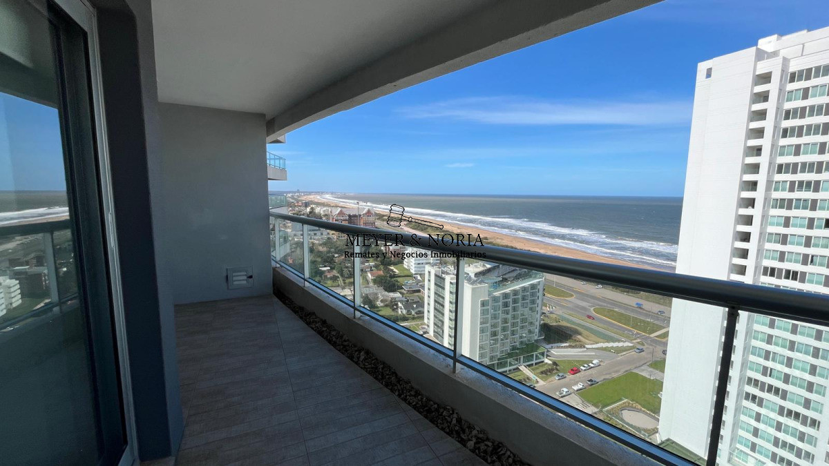 Apartamento ID.84 - Piso alto, parrillero propio, 3 dorm más dep, todos los servicios, Playa Brava pda 10